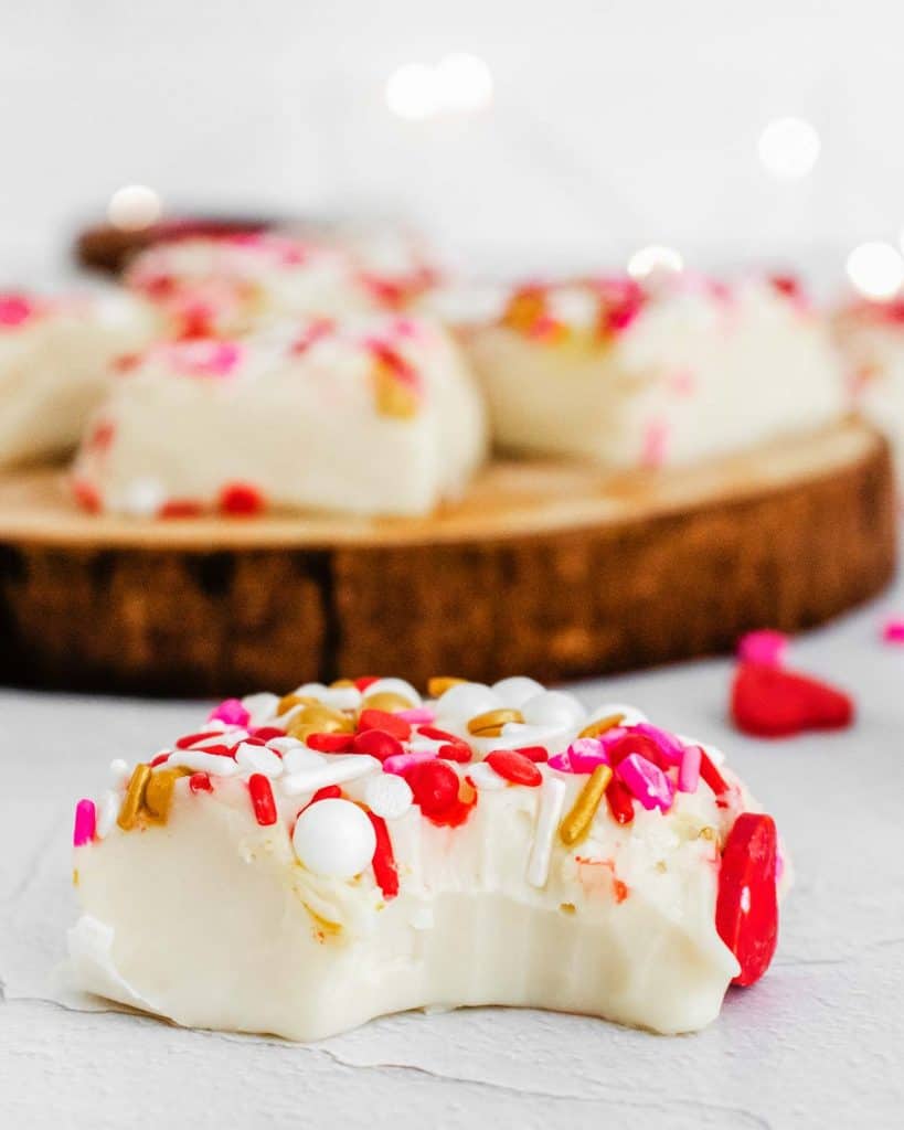 Easy White Chocolate Fudge Recipe (3 Ingredients) Nourish Plate