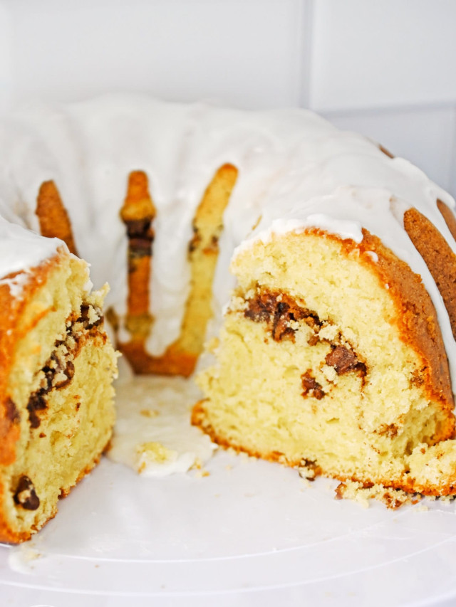 Sock it To Me Cake Nourish Plate